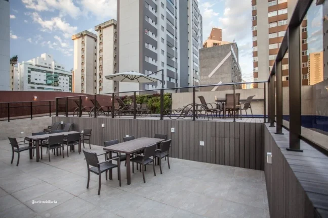 Imagem Apartamento com área total de 91,45m². A planta original era de 3 quartos, convertido em um aparta...