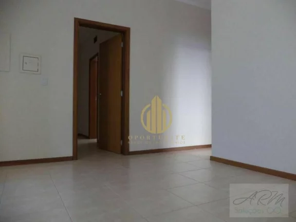 Imagem Sobrado com 3 suítes, escritório e piscina.