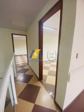 Imagem "Cansado de procurar galpão e só achar encrenca?"
