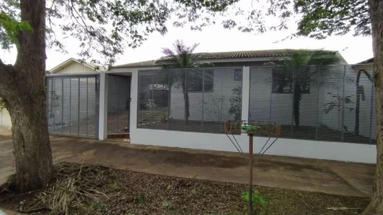 Foto do imóvel: Casa para Venda em Maringá / PR no bairro Vila Morangueira