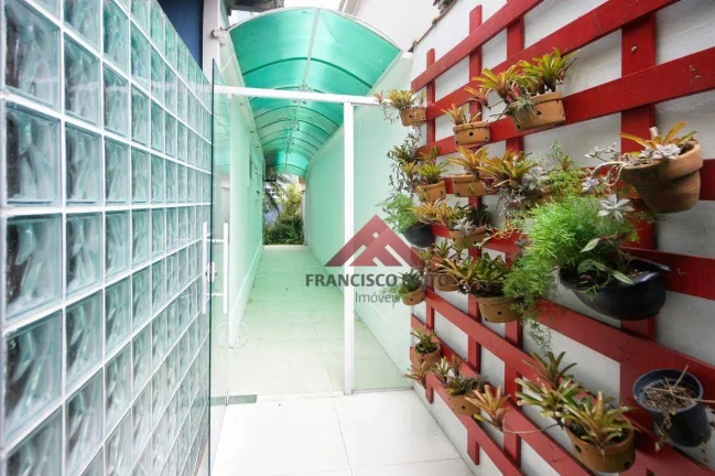 Imagem Casa com 8 dormitórios à venda, 400 m² por R$ 840.000 - Maria Paula - Niterói/RJ