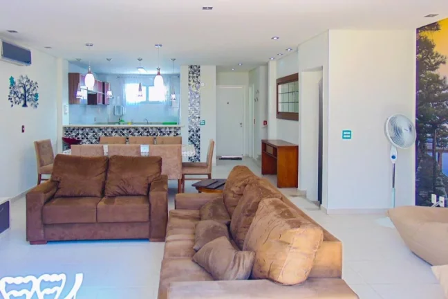 Imagem Enseada - Conjunto de casas - Alto padrão - Próximo ao Hotel Casa Grande.