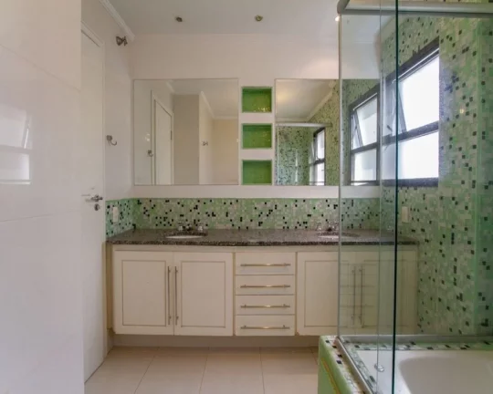 Imagem Apartamento duplex, living com lareira e tacos, terraço, lavabo, escritório, 03 dormitórios sendo...