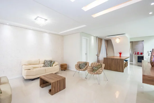 Imagem Casa de alto padrão em condomínio, aceita permuta!