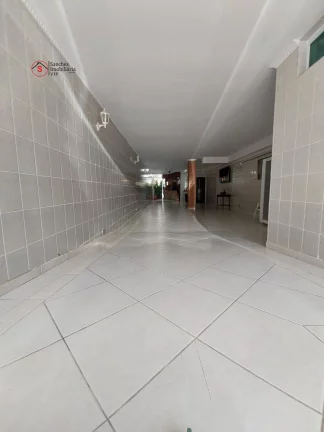 Imagem Sobrado a venda com 4 suítes, quintal com churrasqueira e 4 vagas de garagem. Suíte master maravilhosa.