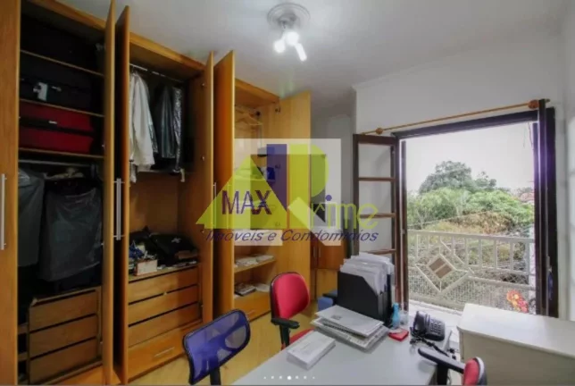 Imagem Oportunidade única: Casa espetacular para alugar no coração da cidade! 3 quartos amplos, churrasqueira, 5 vagas de garagem