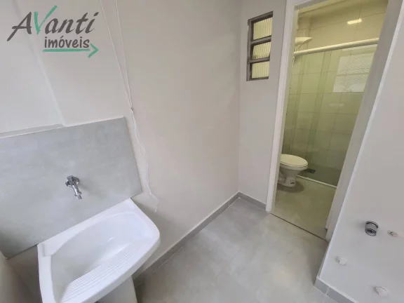 Imagem Apartamento à de 2 quartos , 83m², todo reformado, localizado no bairro Embaré - Santos/SP
