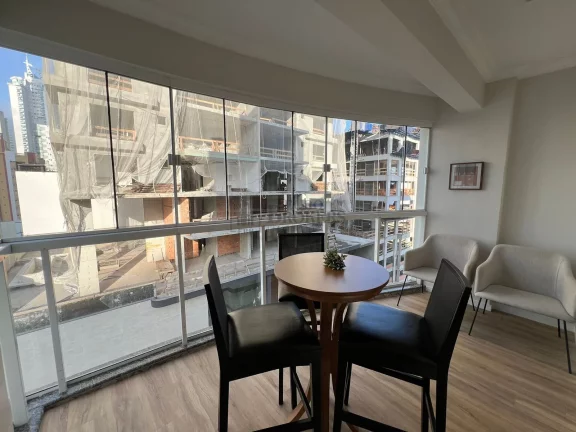 Imagem Apartamento com 03 dormitórios no Centro de Balneário Camboriú.