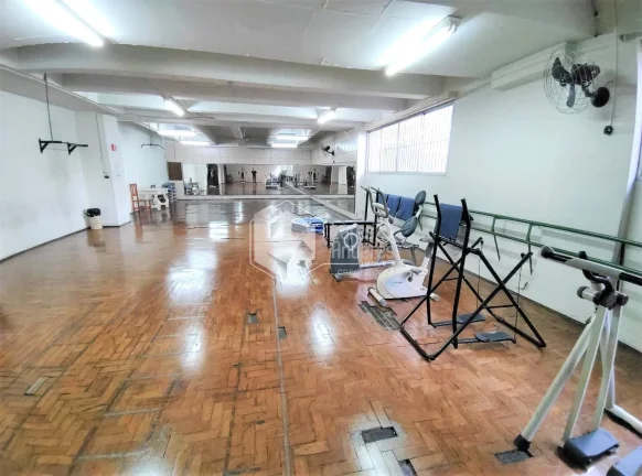Imagem Apto à venda, 78m² com 3 dorms., sala com varanda, cozinha e dorms. com armários, Vista deslumbrante Santana, 1 vaga e lazer com piscina aquecida.
