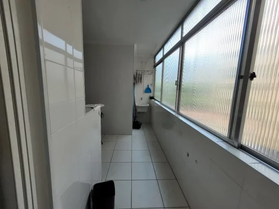 Imagem PITANGUEIRAS – UMA QUADRA DA PRAIA, MARAVILHOSO APARTAMENTO TOTALMENTE REFORMADO, GARAGEM NO PRÉDIO, LOCALIZAÇÃO PRIVILEGIADA.