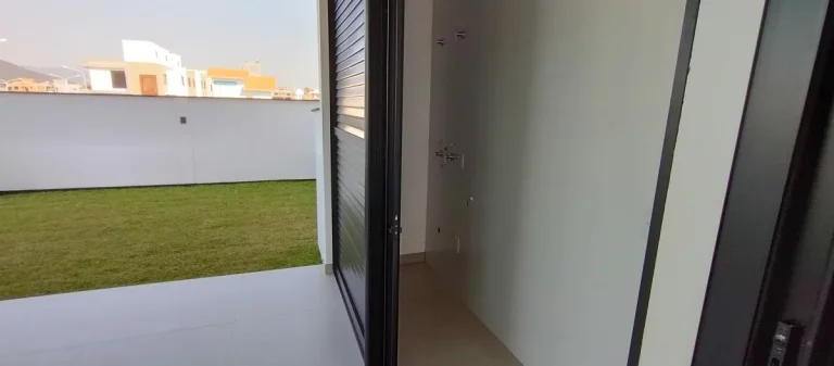 Imagem Casa à Venda, Lindo Sobrado Geminado, 03 Suítes, 163 m2, Financiável, no Jardim Campeche, Florianópolis/SC