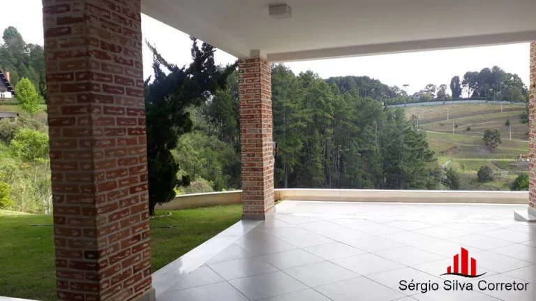 Imagem Casa com 05 Suítes à Venda, em Condomínio Fechado em Campos do Jordão SP.