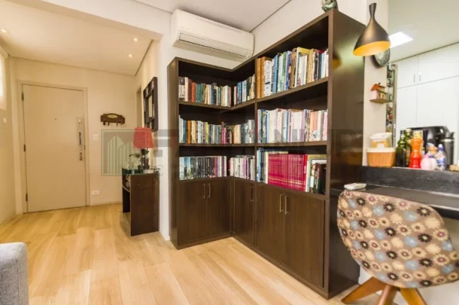 Imagem Apartamento de luxo à venda em São Paulo-SP, Jardim Europa: 3 quartos, 1 suíte, 3 salas, 4 banheiros, 3 vagas, 142m². Venha conferir!