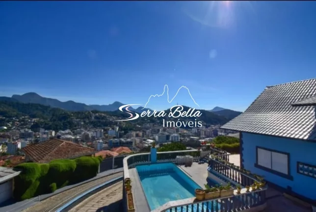 Imagem Casa com 4 dormitórios à venda, 242 m² por R$ 850.000,00 - Fazendinha - Teresópolis/RJ