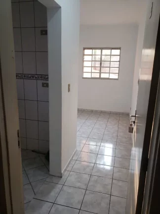 Imagem Ótimo apartamento para locação com excelente localização, 2 dormitórios com ventilador de teto...