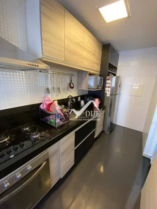 Imagem Vende-se apartamento com 2 dormitórios com área de lazer