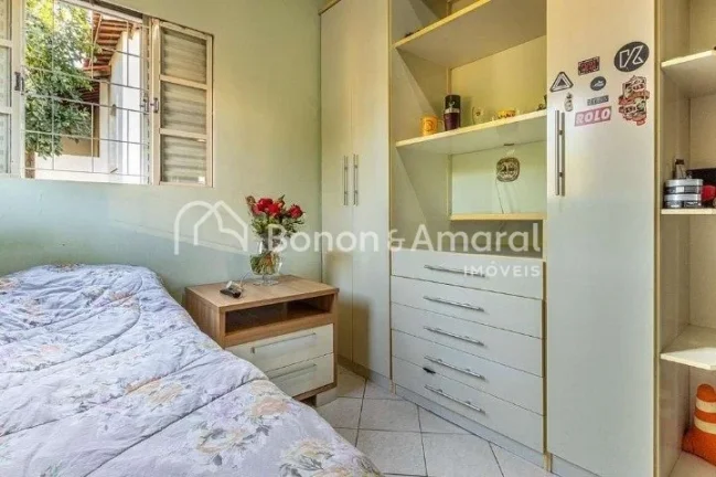Imagem No térreo salas de estar, jantar e escritório, cozinha planejada mais varanda com espaço gourmet ...