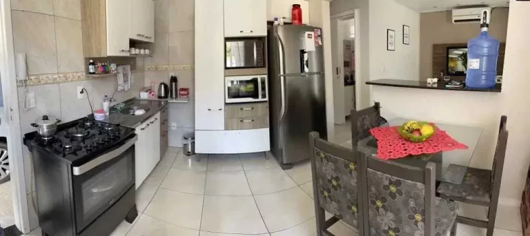 Imagem Casa com 2 dormitórios e 2 vagas de garagem em Camboriú