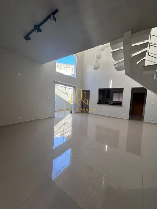 Imagem Casa Sobrado, 3 dormitórios ( 1 suíte), piscina, 4 vagas, Crystal Park Jaca