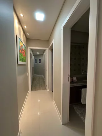 Imagem Apartamento mobiliado com 4 suítes e 3 vagas de garagem no bairro Fazenda em Itajaí