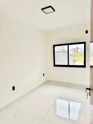 Imagem Casa geminada com 2 dormitórios e garagem para 2 carros em Palhoça/SC