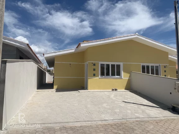 Imagem Casa térrea de condominio com 3 dormitórios sendo uma suite, duas vagas e quintal - A VENDA!!!