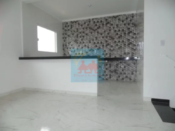 Imagem Casa Superior com Sacada - 2 Quartos, 1 vaga de garagem, 225mil