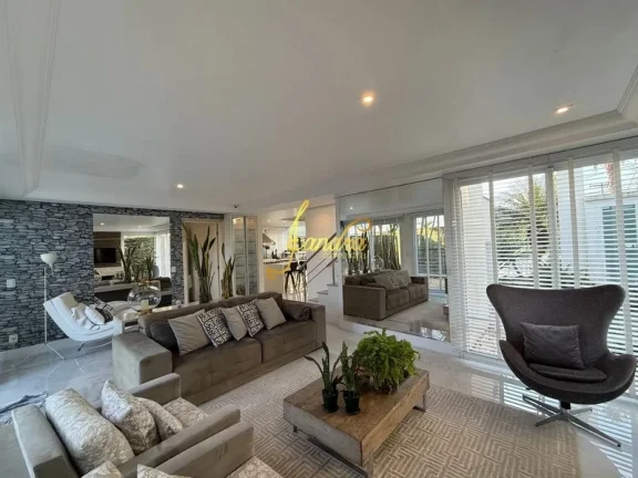 Imagem Sobrado mobiliado e decorado com piscina