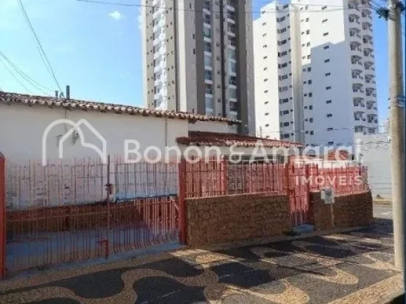 Imagem Casa em Esquina Estratégica - Imperdível!