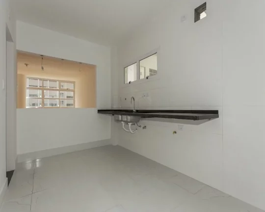 Imagem Belíssimo apartamento, totalmente reformado , amplas janelas, ensolarado, 04 dormitórios , banheir...