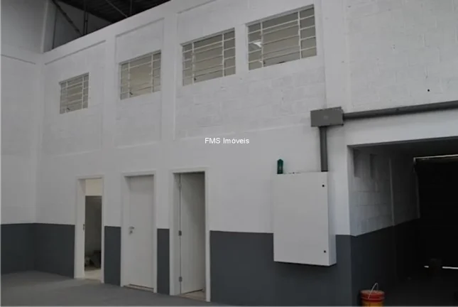Imagem Galpão com 379m2 no Interlagos