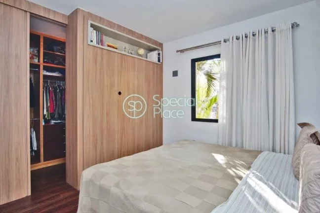 Imagem Ótimo apartamento à venda no Morumbi - Área: 138,14m² - Living com varanda na copa das árvores ...