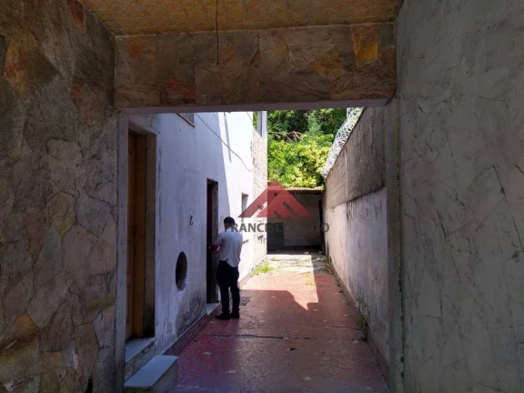 Imagem Casa com 3 dormitórios, 372m2 - venda por R$ 1.100.000 ou aluguel por R$ 6.026/mês - Nova Cidade - São Gonçalo/RJ