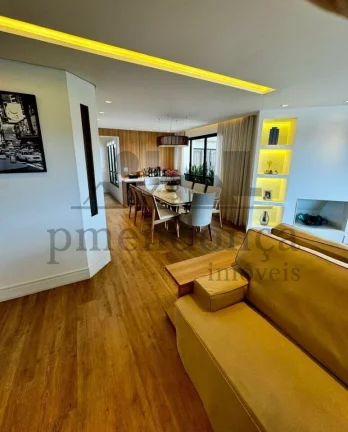 Imagem Apartamento no Alto da Lapa com 209m² pronto para morar, 3 suítes e 3 vagas.