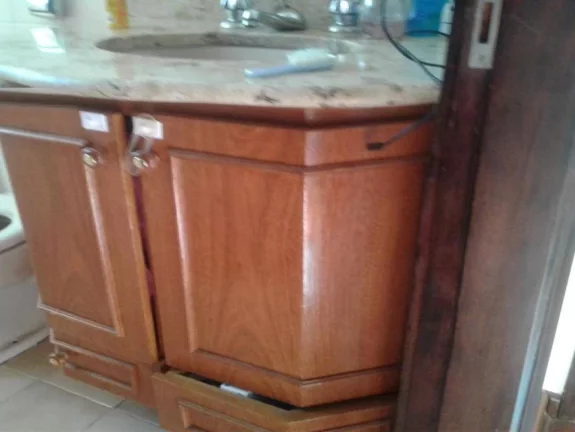 Imagem Apartamento contendo 2 quartos com armário embutido sendo 1 suite, sala 2 ambientes de estar e jant...