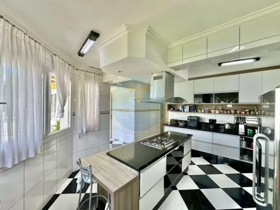Imagem Casa em Condomínio a Venda no bairro Granja Viana - Cotia, SP