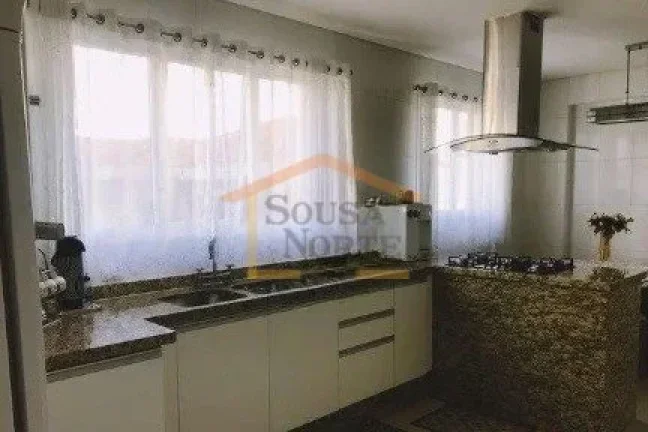 Imagem Apartamento alto padrão com 170m², 4 dormitórios, sendo 3 suítes. A suíte master conta com clos...