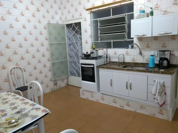 Imagem Imóvel em Piracicaba- Casa de vila em excelente localização, toda de piso frio, com 01 dormitóri...