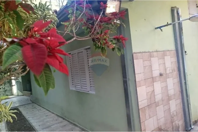 Imagem Casa com 4 quartos, 1 suíte, 6 banheiros e salão comercial. Localizada no Central Parque Sorocaba. Valor R$ 790.000. Confira! RE/MAX Shmone.