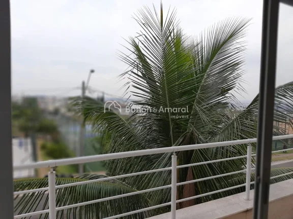 Imagem Linda e aconchegante casa com 3 suítes (2 com terraço), 5 banheiros, hall de entrada, sala de esta...