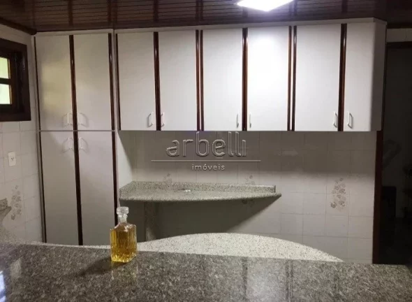 Imagem Sobrado residencial de alto padrão com 408 metros quadrados de área útil em terreno de 477 metros...