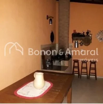 Imagem Casa em condomínio com 180 m² e 3 quartos