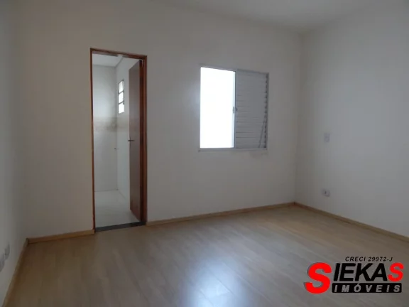 Imagem Casa à venda na Penha, São Paulo-SP com 3 quartos, 3 suítes e 6 vagas de garagem!