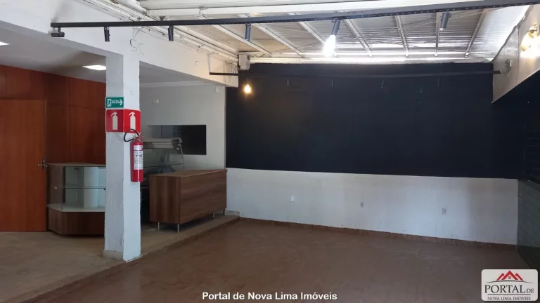 Imagem Loja para locação em Nova Lima com aproximadamente 90 m² de frente para a rua principal do bairro.