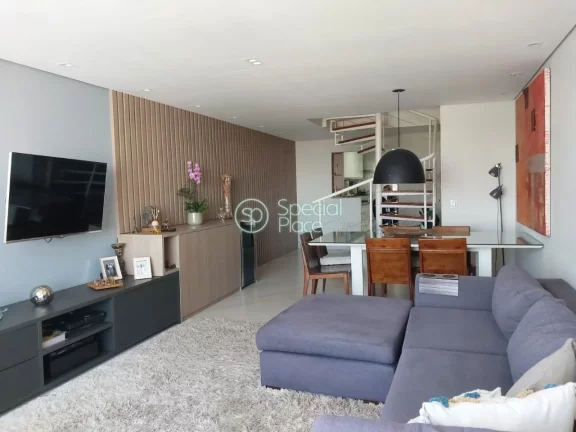 Imagem Excelente cobertura reformada no Panamby. Possui uma vista privilegiada, com privacidade, em condomÃ...