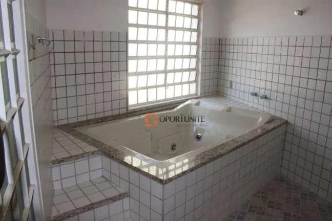 Imagem Casa comercial e ou residencial com piscina, sauna...
