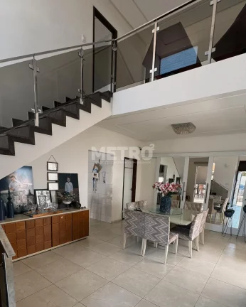 Imagem Casa com 3 suítes, master com closet e hidromassagem, Piscina, Área gourmet