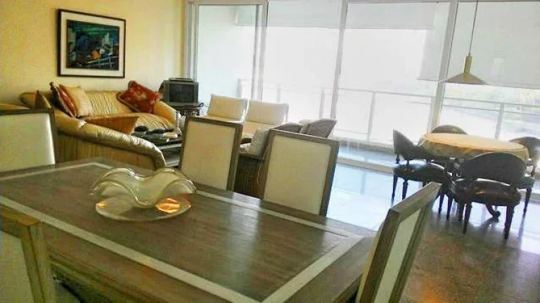 Imagem Pitangueiras *Frente Total Mar,Vista Cinematográfica*,Local Nobre,200 M² de Área Útil,Fino Acabamento,2 Garagens,Top,Alto Padrão
