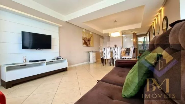 Imagem APARTAMENTO NO BOQUEIRÃO FRENTE MAR COM VARANDA E PORTEIRA F