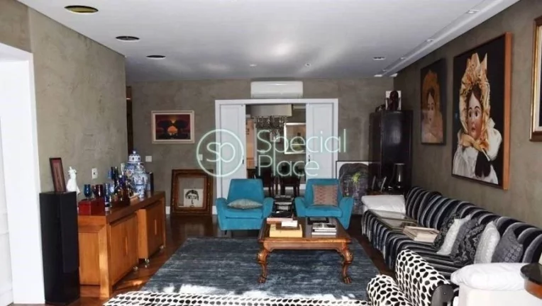 Imagem Excelente apartamento com 250m², reformado, espaços generosos, com terraço e excelente localizaç...
